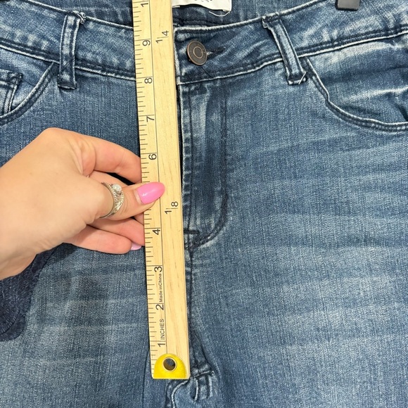 Kensie Women's Blue Denim Jeans Embroidered Bird Design Mid Rise skinny Sz 8 - Picture 7 of 12